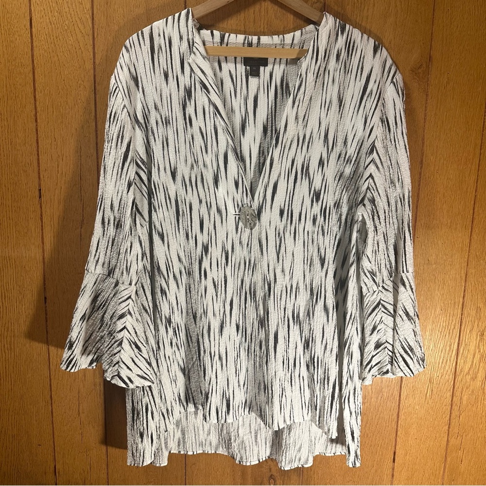JM Collection‎ Size XXL White & Black BOHO Flare 3/4 Sleeves Single-Button Top